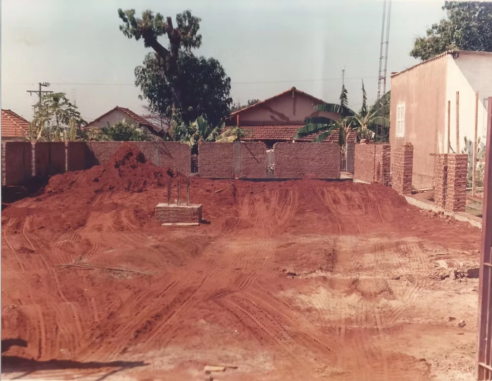Fundação oficial do Centro Assistencial Espírita Raphael Latorre em 1978